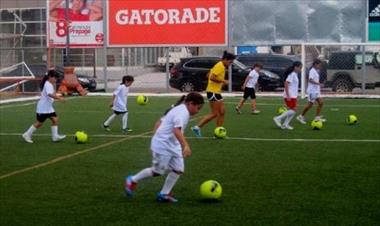 /deportes/amarelis-de-mera-abre-academia-de-futbol-femenino/16951.html